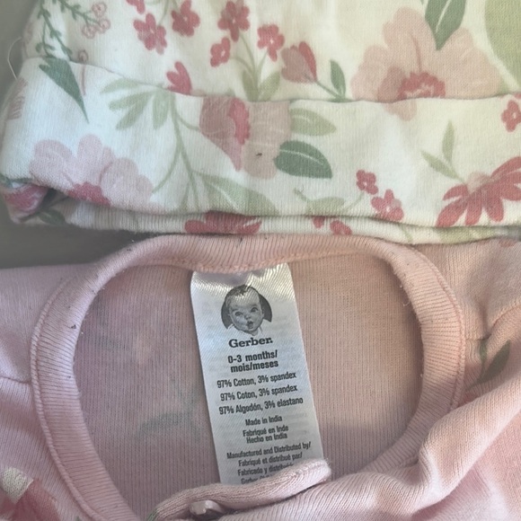 Gerber - Pink Footie One Piece Sleeper with Long Sleeves and hat - Picture 2 of 4
